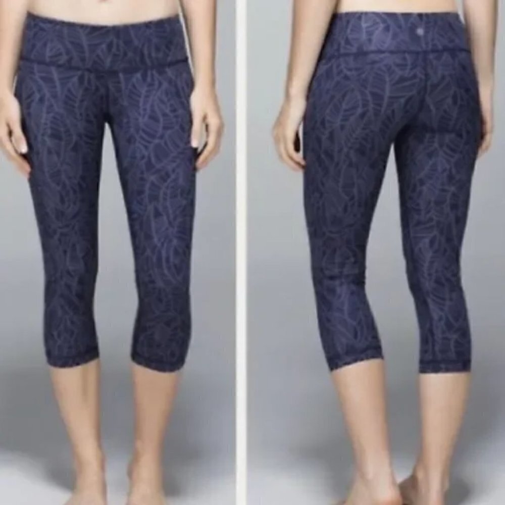 Lululemon Wunder Under crops 6 like new banana leaf pattern